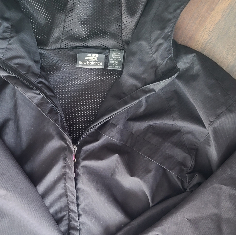 New balance women's soft shell jacket - Picture 2 of 5
